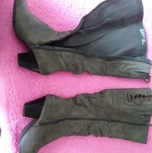 Knee-high Dress Boots w/ Chunky Heel